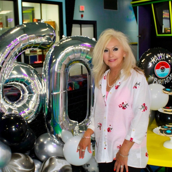 Meet your Posher, Belinda - Picture 1 of 16